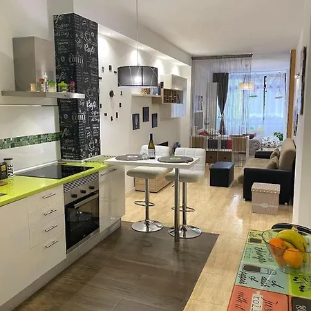 Smarthousepina شقة